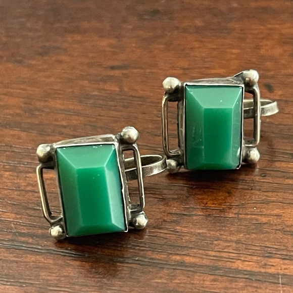 Vintage Jewelry - Art deco style glass chrysoprase solid silver screw back earrings